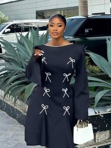 Đầm hở lưng đính nơ ngọc trai thanh lịch dành cho nữ, phù hợp đi làm, đi làm văn phòng, đi làm hàng ngày, mùa xuân và mùa thu; Đầm ngắn thắt nơ xếp ly/diềm bèo nhún thanh lịch màu trơn dành cho nữ, phù hợp cho đám cưới, hẹn hò buổi tối, văn phòng, tiệc trà hàng ngày - màu đen - Xem 1