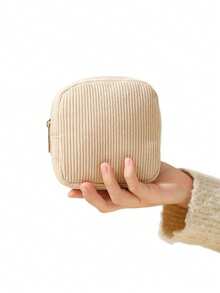 这款男女通用的顺滑拉链化妆包，适合女性、男性、青少年、男孩、爱美人士和旅行者使用。它轻便易携，内部空间宽敞，可收纳口红、粉底、化妆刷、护肤品和洗漱用品，是日常梳妆、旅行、商务出行、度假和露营的理想之选。 - 彩色 - 查看 7