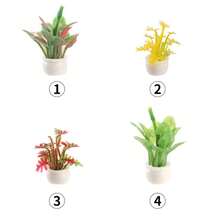 桌面微缩场景模型，包含键盘、鼠标和绿色植物 - 手工桌面微景观艺术品，创意礼物，桌面爱好者的理想之选 | 新奇玩具，桌面文化，收藏艺术品