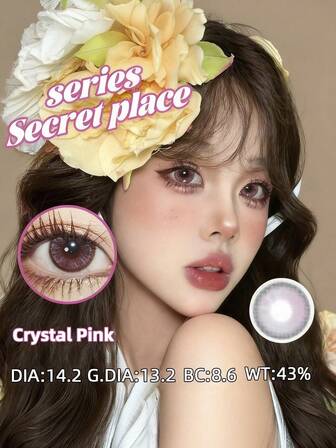 1 para soczewek kontaktowych Crystal Pink, jednodniowe, przezroczyste i jasne, o wysokiej zawartości wody, powiększają oczy o 14,2 mm (ze względu na inny kolor źrenicy u każdej osoby, efekt na oczach każdej osoby będzie nieco inny)
