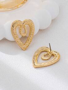 1 Pair Elegant French Style Hollow Heart Stud Earrings, Versatile For Women