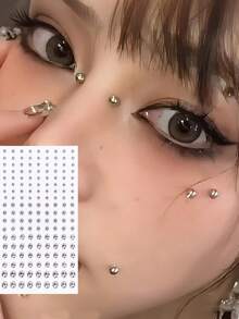 2张（345件）假穿孔饰品套装，包括假脸部穿孔、假唇钉、假鼻钉等，自粘式唇环、眉环、鼻环和肚脐环，适用于舞会、万圣节、音乐节等场合。 - 彩色 - 查看 7