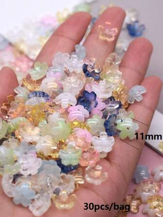 每袋30颗11毫米可爱小樱花珠，粉色紫色，适用于珠宝制作DIY配件、手工手链等散珠。