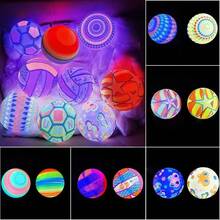 Pelota con LUZ LED para niños, juguete de fútbol luminoso, baloncesto, fútbol hinchable, luz LED intermitente, accesorios de fiesta sensorial novedosos, pelotas desinfladas - Multicolor - Ver 1