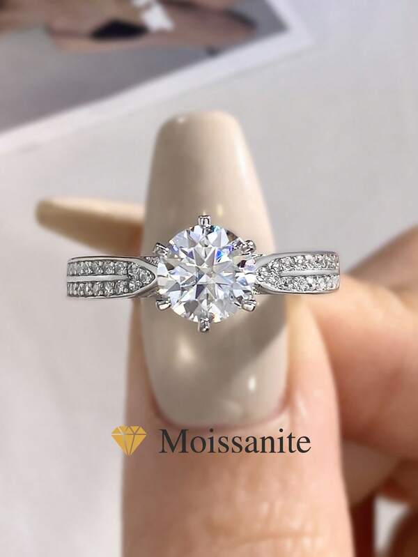 Anel de Noivado com Moissanita Starlight Queen de 1 quilate com Seis Garras, Prata de Lei S925, Brilhante e Elegante, Anel de Compromisso, Anel de Aniversário, Joia Feminina, Presente de Natal