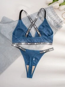 1 Set Women Sexy Deep V Chain Front Closure Lingerie Set With Love Letter Silver Thread Decor, Includes Bra And Thong Panty