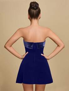 女士新款优雅浪漫无肩带黑色丝绒迷你连衣裙，适合婚礼季和派对；女士高腰A字连衣裙，适合与朋友享用早午餐、约会、情人节、生日等场合。 - 藏蓝色 - 查看 3