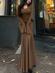Elegant Women's Brown Knitted Dress, Long Sleeve Round Neck Fitted Mermaid Style, Made Of High-Stretch Fabric For A Refined And Graceful Look. - Coffee - View 3