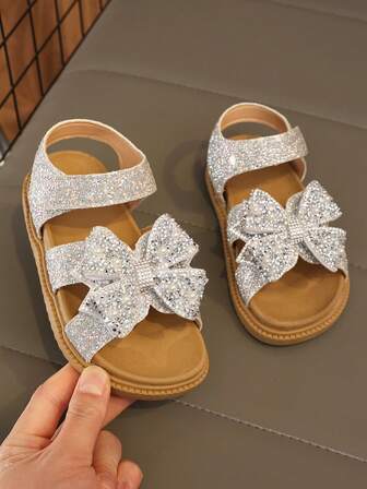 1 Pair Fashion Versatile Girls' Pearl & Rhinestone Bow Decor Cute Flat Sandals, Round Toe, Suitable For Daily Wear, Dancing, Outdoor, Decorated With Sequins, Closed Toe Princess Shoes, Spring And Autumn