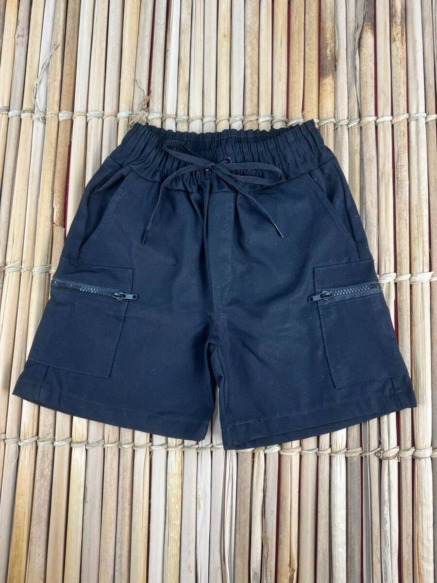 BERMUDA CARGO DE SARJA COM ZIPER NO BOLSO MENINOS INFANTIL E PRÉ ADOLECENTES - Preto - Visão 1
