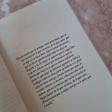Libro Ámate Tanto: Tú Eres Tu Prioridad - Una guía para amarte de verdad, perdonar a quien fuiste y construir con valentía a la mujer que deseas ser. De Selyna Morelle. - Libro único - Ver 3