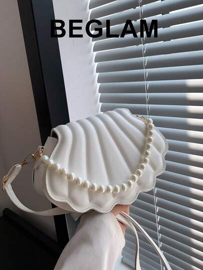 Bolso bandolera de mujer con forma de concha marina, embellecido con perlas falsas. Elegante bolso de concha perfecto para fiestas, bodas, cenas y banquetes. Combina con vestidos de boda, atuendos formales, vestidos de promoción y atuendos de fiesta de mujeres.
