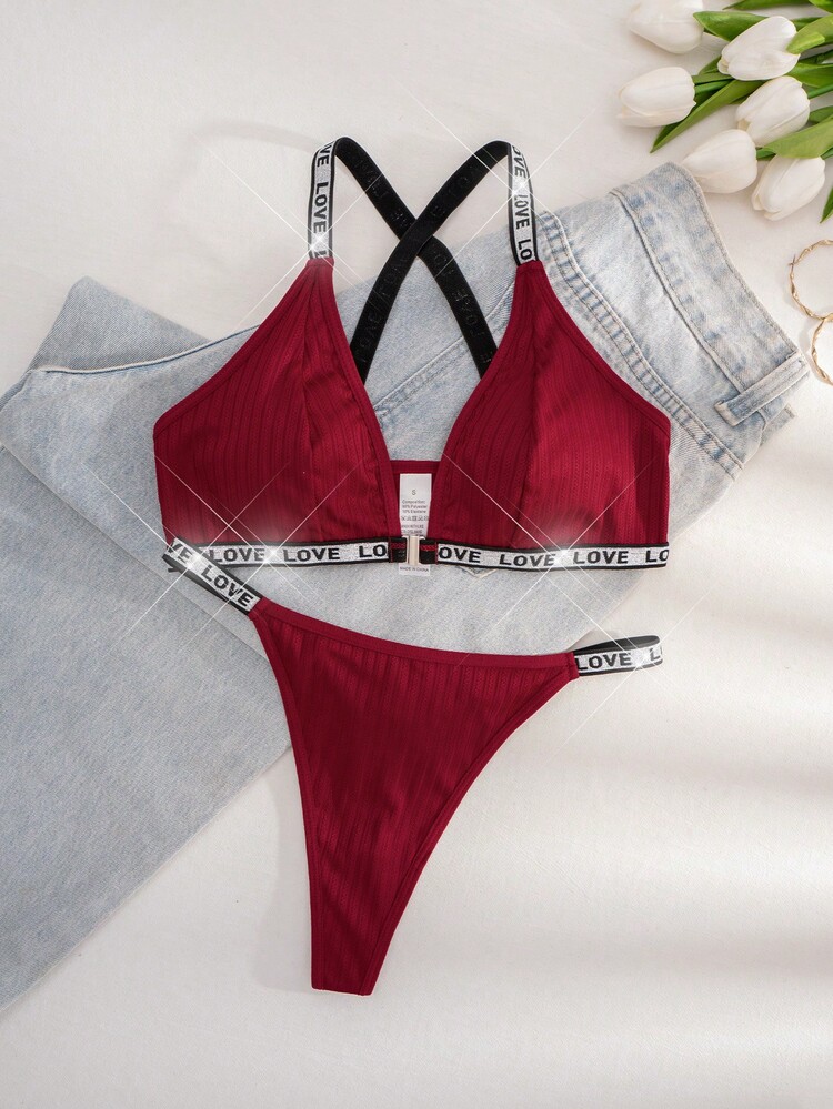 1 Set Red Sexy Deep V Chain Front Hook Closure Elegant Embroidered "Love" Lace Bra And Thong Lingerie - Burgundy - View 5