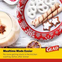 Glad - Platos de papel desechables con diseño de copo de nieve rojo navideño resistentes aptos para microondas 10 pulgadas 20 unidades - rojo - Ver 6