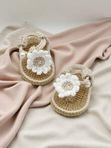 1 Pair Handmade Infant Sandals, Crochet Daisy Pattern, Yellow And White, Pearl Button Decor - Beige - View 3