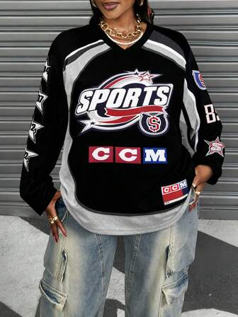 秋冬季加大码女式运动休闲户外宽松印花撞色长袖卫衣，适合音乐节、复活节、西部风、游牧风、生日派对、毕业典礼、学生装、日常旅行、百搭休闲、度假、邮轮旅行、海滩、日光浴等场景，线上热销产品，运动服，针织面料，数字字母印花，适合外出穿着。