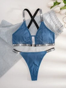 1 Set Women Sexy Deep V Chain Front Closure Lingerie Set With Love Letter Silver Thread Decor, Includes Bra And Thong Panty