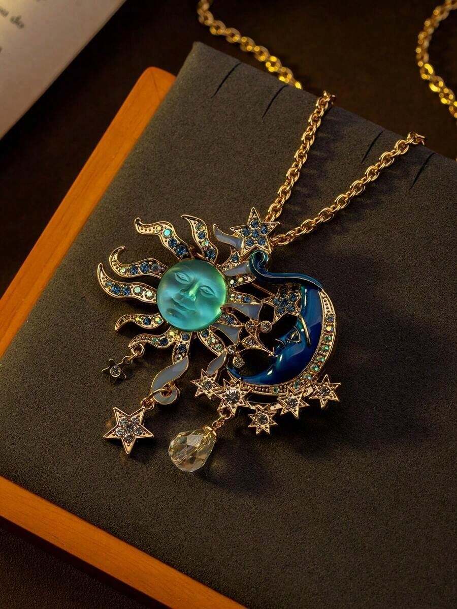 A Vintage Exaggerated God Face Moon High-End Sense Of Lake Blue Pendant Necklace Detachable Heavy Work Fashion Sweet And Cool Dreamy Brooch And Cors. - 項鍊和胸針的雙重用途 - 查看 1