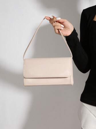 Ta szykowna, elegancka i dyskretnie luksusowa kopertówka z lakierowanej skóry w jednolitym kolorze jest lekka i poręczna, idealna dla nastolatków, kobiet, studentów, młodych profesjonalistów i pracowników biurowych. To idealny wybór do biura, na kampus, do pracy, w interesach, dojazdów do pracy, na zajęcia na świeżym powietrzu, w podróży, na pikniki, imprezy, wesela, gale i oficjalne kolacje.