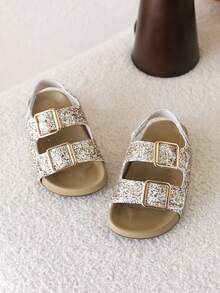 1双女童复古时尚钩环公主凉鞋，软底沙滩鞋，夏季