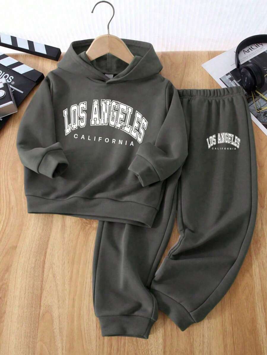 男童字母印花保暖连帽卫衣和裤子套装