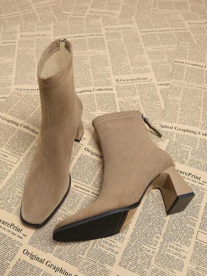 2025 秋季新款女士百搭优雅乡村风格粗跟方头踝靴，秋冬时尚高跟短靴