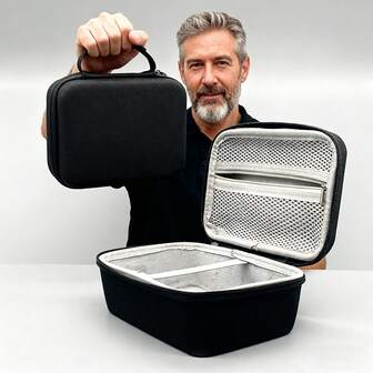 黑色EVA材质收纳盒，适用于Phomemo M110标签打印机/热敏打印机，EVA相机包，户外收纳盒，可存放标签打印机/相机/迷你蓝牙热敏打印机/数据线/U盘/SD卡/热敏纸/手机充电器等物品，家居圣诞装饰，户外圣诞装饰，圣诞礼物，适用于感恩节、万圣节、圣诞节及其他节日。