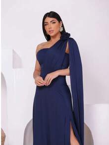 Women's Long Party Dress, One Shoulder, Draped With Slit – Elegant Fluit Fabric For Bridesmaids, Weddings, And Graduations – One Size Fits All. Elegant Asymmetrical Party Dress For Weddings. - 藏蓝色 - 查看 2