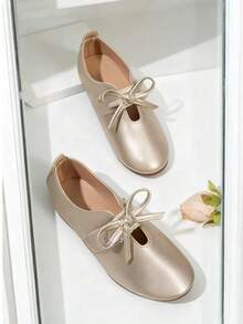 Little Girl's Bow-Detailed Lace-Up Flats – Smooth Metallic Finish & Soft Sole Design Perfect For Daily Wear, School Events, Birthday Parties, Dance Practices, And Festive Occasions Including Christmas Celebrations, New Year's Gatherings, And Holiday Family Outings – Elegant & Comfortable Footwear For All-Day Play And Special Celebrations - 金色 - 查看 6