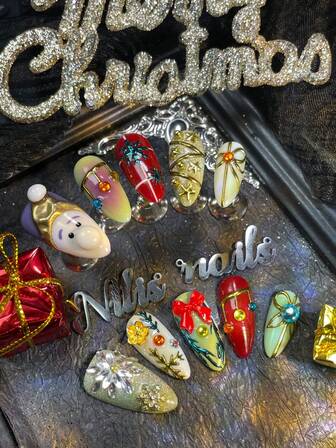 10pcs/Set Press On Nails, AlmondNail Tips, Christmas Themed DesignsIncluding Hand-Painted Christmas Snowflake Red&Gold Cat Eyes&Apricot Hand Drawn Carving Of Santa Claus Y2K Style, HotGirl Style, Luxury And Purely HandcraftedNails, Elegant And Sophisticated, Suitable For Christmas And New Year Use SuitableFor Ladies And Girls.(With: A Piece Of JellyGlue And A Friction Strip) Nail SuppliesNails