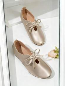 Little Girl's Bow-Detailed Lace-Up Flats – Smooth Metallic Finish & Soft Sole Design Perfect For Daily Wear, School Events, Birthday Parties, Dance Practices, And Festive Occasions Including Christmas Celebrations, New Year's Gatherings, And Holiday Family Outings – Elegant & Comfortable Footwear For All-Day Play And Special Celebrations - 金色 - 查看 9