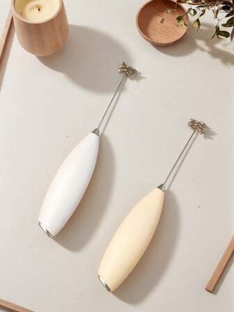 电动奶泡器兼打蛋器，需使用2节AA电池