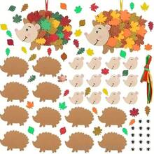 Set di corone autunnali, natalizie e del Ringraziamento, con foglie d'acero autunnali e ricci. Opere d'arte artigianali per genitori e figli, e adesivi lucidi, kit fai-da-te con adesivi in feltro a forma di foglie d'acero autunnali. Decorazioni per casa, scuola e feste, kit per decorazioni di Ringraziamento, Natale e Ognissanti - Multicolore - Visualizzare 14