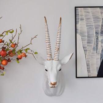 Modern minimalistisk randig antilopskulptur i harts, väggdekor av djurhuvud i harts, heminredning för vardagsrum och kontor, unik födelsedags-/högtidspresent
