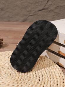 时尚休闲新款儿童凉鞋，学生夏季沙滩鞋，幼儿防滑软底鞋 - 米色 - 查看 8