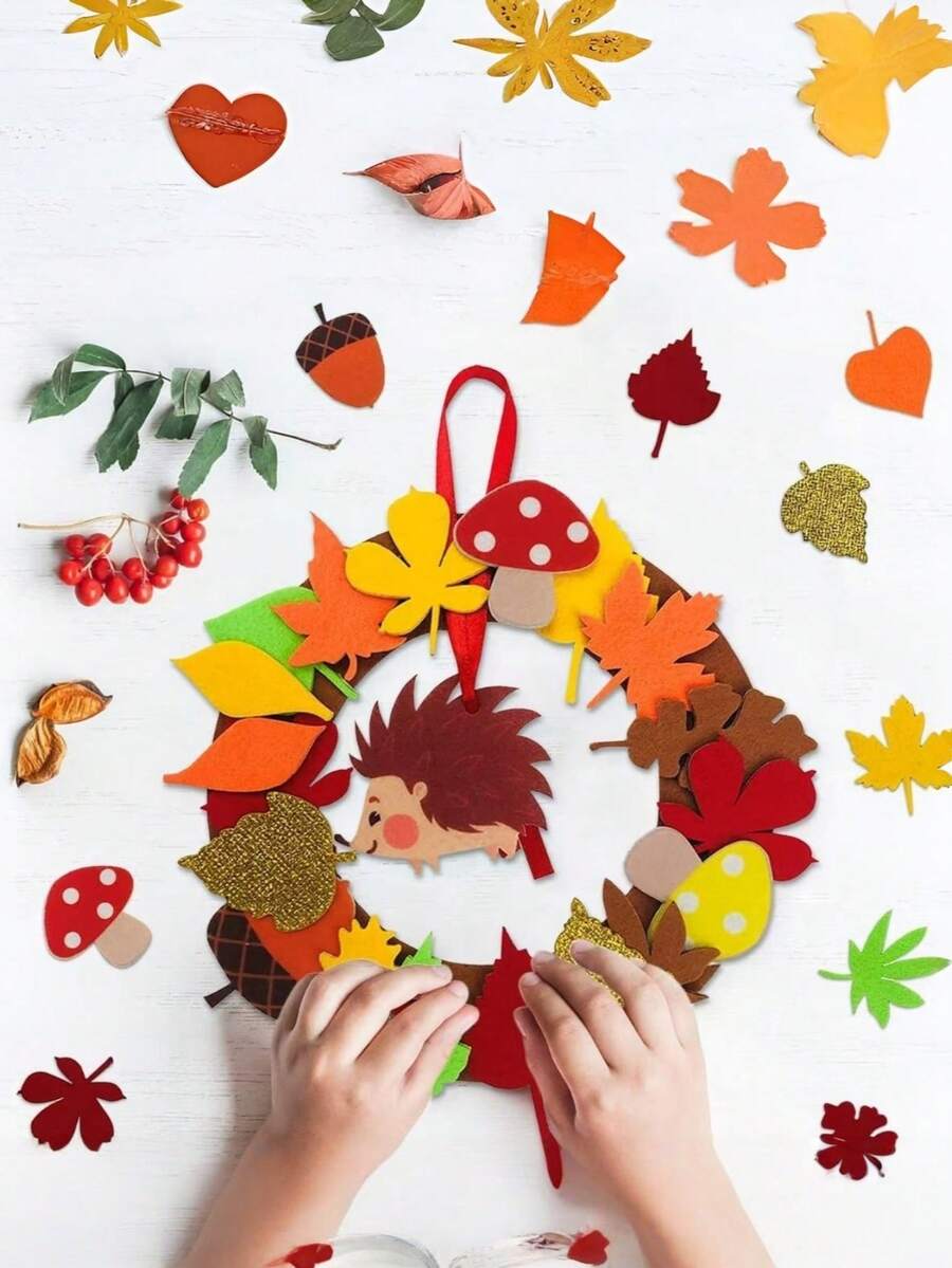 Set di corone autunnali, natalizie e del Ringraziamento, con foglie d'acero autunnali e ricci. Opere d'arte artigianali per genitori e figli, e adesivi lucidi, kit fai-da-te con adesivi in feltro a forma di foglie d'acero autunnali. Decorazioni per casa, scuola e feste, kit per decorazioni di Ringraziamento, Natale e Ognissanti - Multicolore - Visualizzare 1