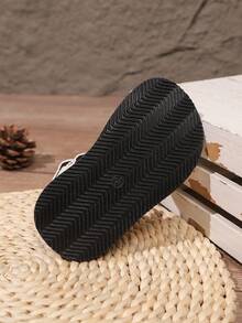 Fashionable Casual Popular New Kids Sandals, Student Summer Beach Shoes, Toddler Non-Slip Soft Bottom Shoes - Beige - View 8