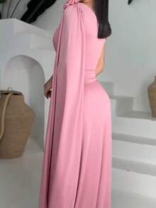 Women's Long Party Dress, One Shoulder, Draped With Slit – Elegant Fluit Fabric For Bridesmaids, Weddings, And Graduations – One Size Fits All. Elegant Asymmetrical Party Dress For Weddings. - 淺粉色 - 查看 4