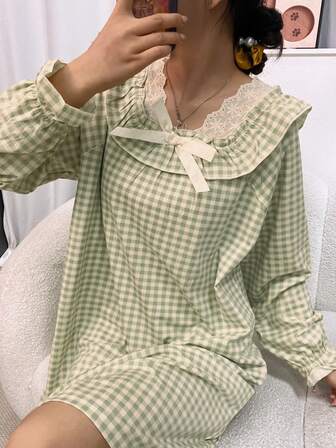 女士睡衣家居服，优雅蕾丝边V领蝴蝶袖睡裙，及膝V领舒适睡袍，适合春、夏、秋季穿着。