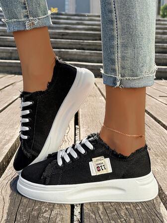 1 par de zapatillas casuales con suela gruesa para mujer, zapatos deportivos con cordones aptos para todas las estaciones