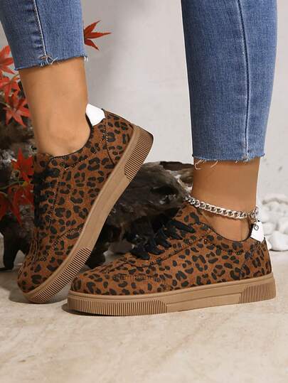 女士春秋新款休闲鞋，防水防滑，易清洁，圆头低帮平底，舒适百搭，撞色设计，运动休闲鞋，复古风运动鞋，四季皆宜