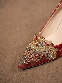 Elegant Pointed Toe Crystal Embellished Red Qun Gua Wedding Shoes, Thick Heel, Non-Slip, Bridal High Heels - Red - View 5