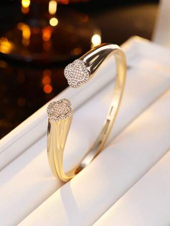 时尚四叶草手链，镶嵌合成锆石，可定制手链（不含包装盒）