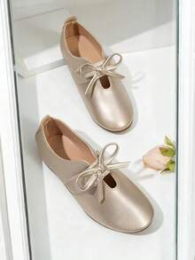Little Girl's Bow-Detailed Lace-Up Flats – Smooth Metallic Finish & Soft Sole Design Perfect For Daily Wear, School Events, Birthday Parties, Dance Practices, And Festive Occasions Including Christmas Celebrations, New Year's Gatherings, And Holiday Family Outings – Elegant & Comfortable Footwear For All-Day Play And Special Celebrations - 金色 - 查看 11