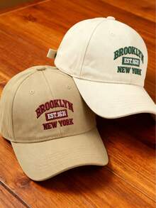 2pcs "Dad Mom" Printed Vintage Washed Peaked Baseball Cap, Unisex Adjustable Lightweight Sun Protection Hat, Ideal Gift For Parents