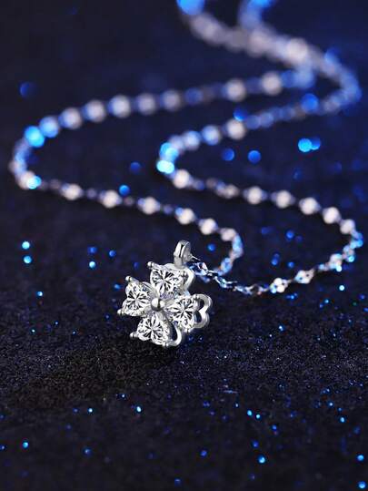 Dây chuyền mặt hình cỏ bốn lá may mắn cổ điển xoay bạc Sterling 925 được trang trí bằng đá Cubic Zirconia hình trái tim tinh xảo, thời trang và đa năng, món quà lý tưởng cho gia đình, bạn bè và các cặp đôi
