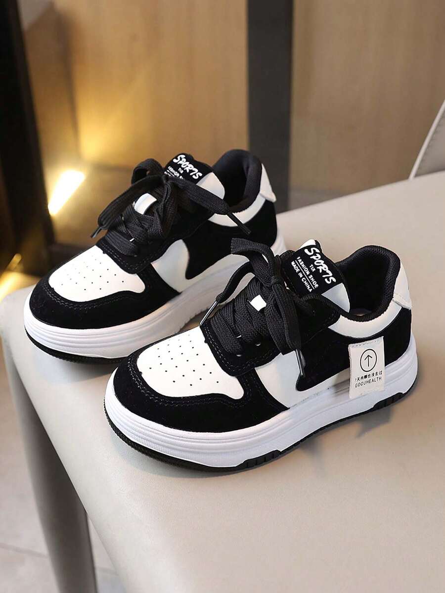 1双儿童秋季新款时尚百搭防滑休闲运动鞋，适合大童