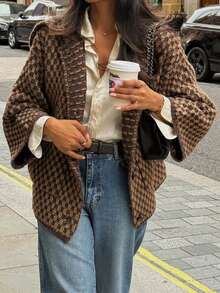 女士时尚休闲新款套装，适合商务休闲、通勤、街头风、度假休闲等多种场合。采用欧美复古风格设计，宽松格纹针织长袖外套。 - 棕色 - 查看 3