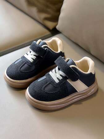 1双男女通用平底休闲运动鞋，减震防滑幼儿学步鞋，时尚百搭学生跑步鞋，适合所有季节