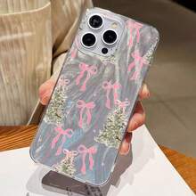 Funda para teléfono con patrón de árbol de Navidad y lazo rosa compatible con fundas de teléfonos ,  17,  16 Pro Max,  15 Pro Max,  13 y  12. Fabricada en material TPU, que proporciona protección contra golpes y caídas. Es un gran regalo para familiares, amigos, Navidad, días festivos y celebraciones de invierno. cubiertas, funda de teléfono, fundas de teléfono, funda de , funda de  17 pro, funda de  16, navidad, funda de  17 pro max, funda de  17, fundas de , funda de  15,  17 pro max, fundas para , funda de  16 plus, regalos de navidad, funda de  13, funda de teléfono de navidad, funda de  16 pro, funda de teléfono  15, funda de teléfono  13, funda de  74, rosa, funda de teléfono rosa, regalos, malvado, regalos para mujeres, funda de teléfono linda, regalos para hombres, funda de teléfono negra, regalos para hombres - transparente - Ver 3
